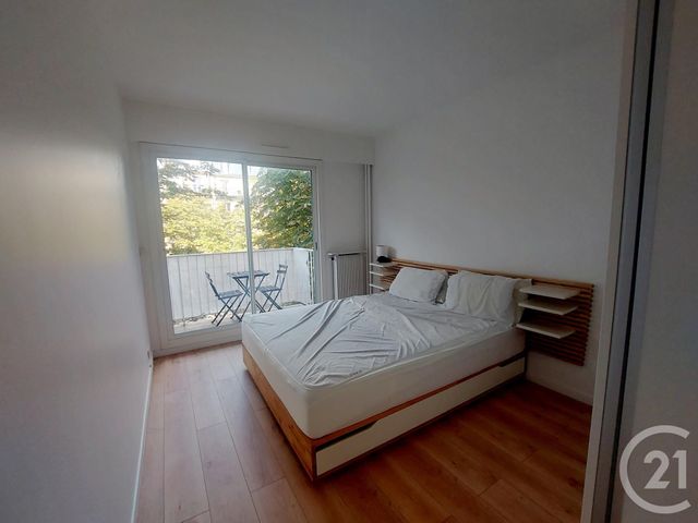 Appartement T2 à louer - 2 pièces - 60.07 m2 - PARIS - 75013 - ILE-DE-FRANCE - Century 21 République