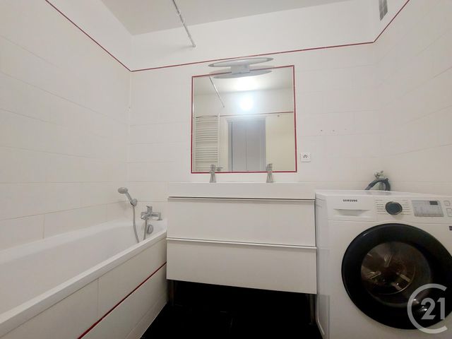 Appartement T2 à louer - 2 pièces - 60.07 m2 - PARIS - 75013 - ILE-DE-FRANCE - Century 21 République