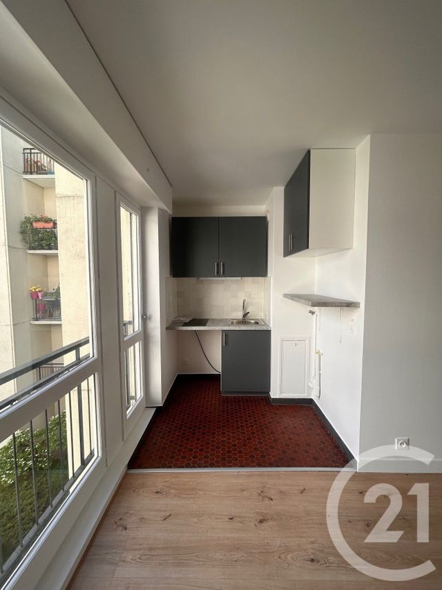 Appartement Studio à louer - 1 pièce - 28.85 m2 - PARIS - 75011 - ILE-DE-FRANCE - Century 21 République