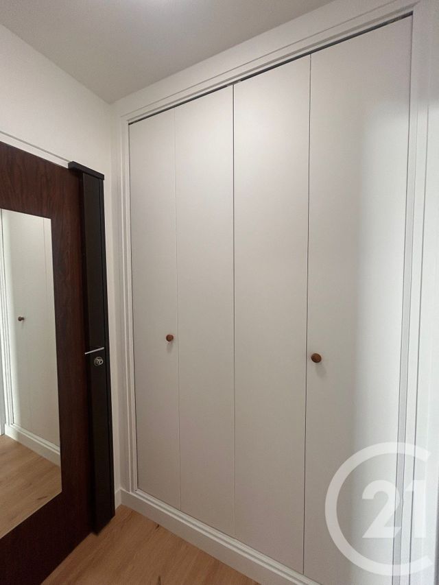 Appartement Studio à louer - 1 pièce - 28.85 m2 - PARIS - 75011 - ILE-DE-FRANCE - Century 21 République