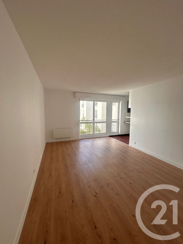 Appartement Studio à louer - 1 pièce - 28.85 m2 - PARIS - 75011 - ILE-DE-FRANCE - Century 21 République