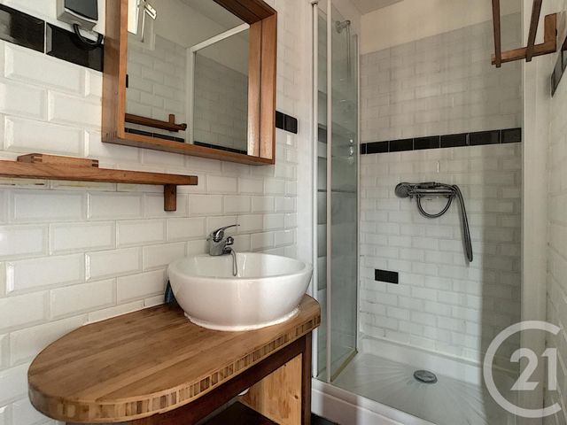 Appartement Studio à louer - 1 pièce - 25.63 m2 - PARIS - 75012 - ILE-DE-FRANCE - Century 21 République