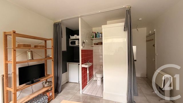 Appartement Studio à louer - 1 pièce - 15.7 m2 - PARIS - 75011 - ILE-DE-FRANCE - Century 21 République