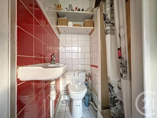 Appartement Studio à louer - 1 pièce - 15.7 m2 - PARIS - 75011 - ILE-DE-FRANCE - Century 21 République