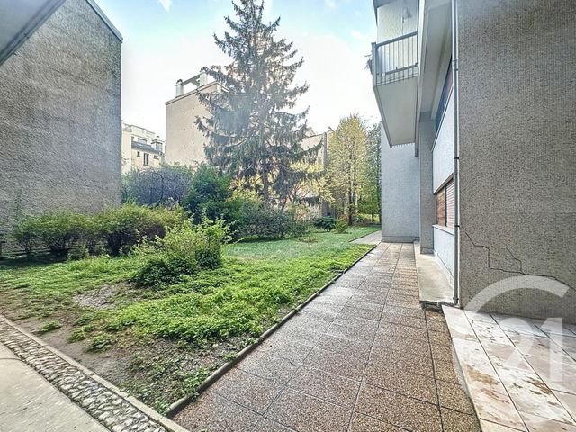 Appartement Studio à louer - 1 pièce - 15.7 m2 - PARIS - 75011 - ILE-DE-FRANCE - Century 21 République