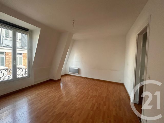 Appartement T2 à louer - 2 pièces - 45.52 m2 - PARIS - 75018 - ILE-DE-FRANCE - Century 21 République