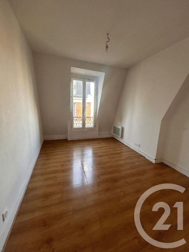 Appartement T2 à louer - 2 pièces - 45.52 m2 - PARIS - 75018 - ILE-DE-FRANCE - Century 21 République