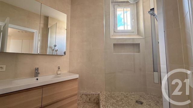 Appartement F2 à louer - 2 pièces - 42.76 m2 - PARIS - 75011 - ILE-DE-FRANCE - Century 21 République