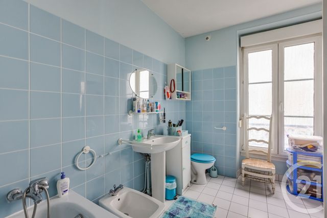 Appartement F2 à vendre - 2 pièces - 37.6 m2 - PARIS - 75010 - ILE-DE-FRANCE - Century 21 République