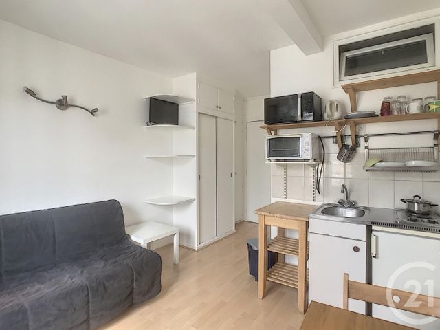 Appartement Studio à louer - 1 pièce - 15.59 m2 - PARIS - 75011 - ILE-DE-FRANCE - Century 21 République