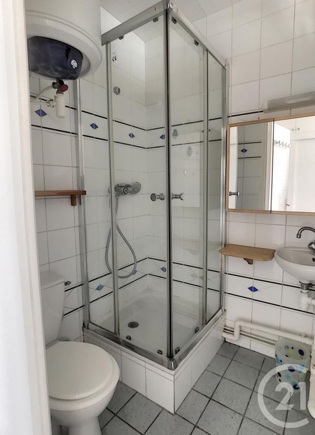 Appartement Studio à louer - 1 pièce - 15.59 m2 - PARIS - 75011 - ILE-DE-FRANCE - Century 21 République