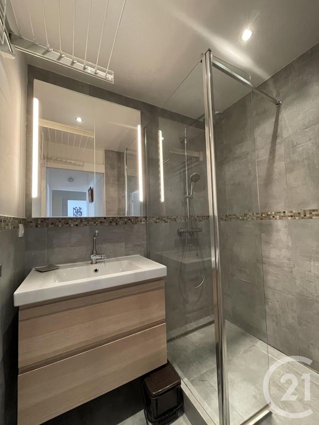 Appartement F2 à louer - 2 pièces - 52.93 m2 - PARIS - 75019 - ILE-DE-FRANCE - Century 21 République