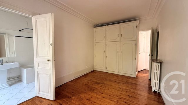 Appartement F3 à louer - 3 pièces - 71.64 m2 - PARIS - 75010 - ILE-DE-FRANCE - Century 21 République