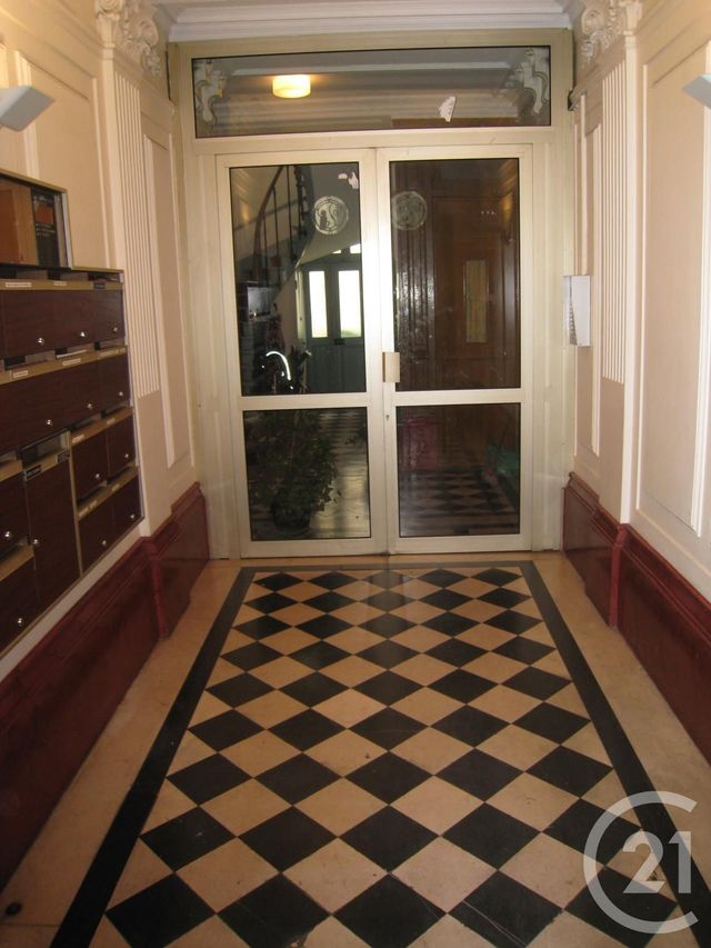 Appartement F3 à louer - 3 pièces - 71.64 m2 - PARIS - 75010 - ILE-DE-FRANCE - Century 21 République