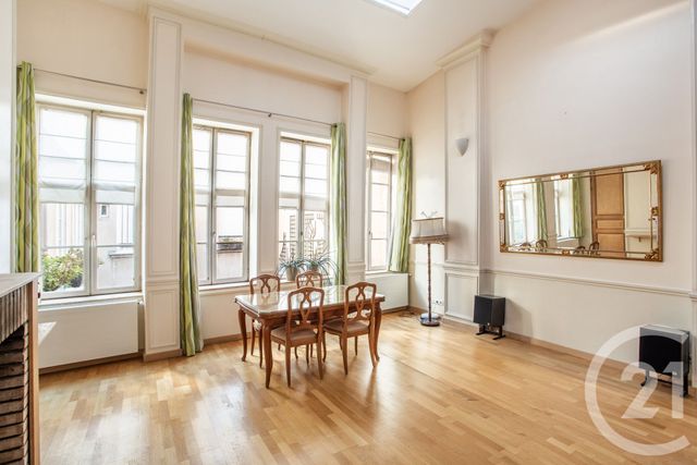  - PARIS - 