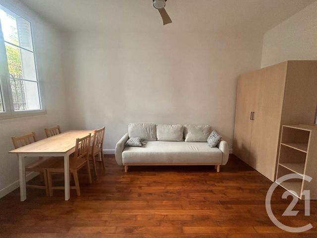 Appartement Studio à louer - 1 pièce - 26.42 m2 - PARIS - 75012 - ILE-DE-FRANCE - Century 21 République