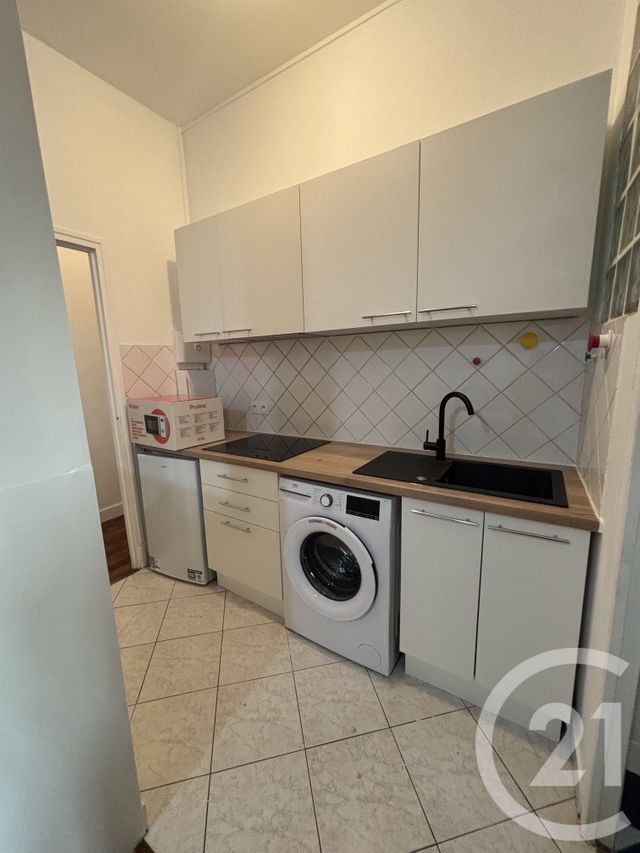 Appartement Studio à louer - 1 pièce - 26.74 m2 - PARIS - 75012 - ILE-DE-FRANCE - Century 21 République