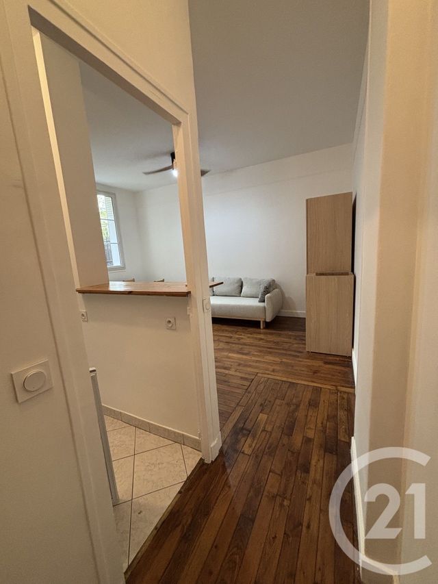 Appartement Studio à louer - 1 pièce - 26.74 m2 - PARIS - 75012 - ILE-DE-FRANCE - Century 21 République