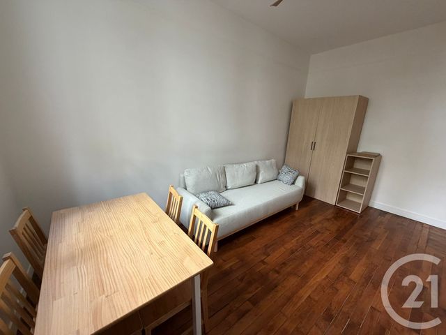 Appartement Studio à louer - 1 pièce - 26.42 m2 - PARIS - 75012 - ILE-DE-FRANCE - Century 21 République
