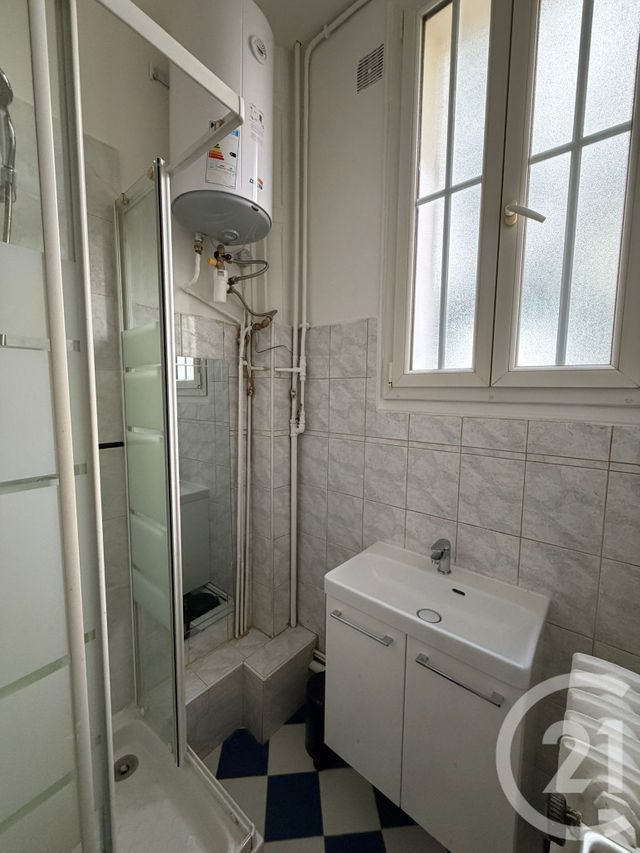 Appartement Studio à louer - 1 pièce - 26.42 m2 - PARIS - 75012 - ILE-DE-FRANCE - Century 21 République