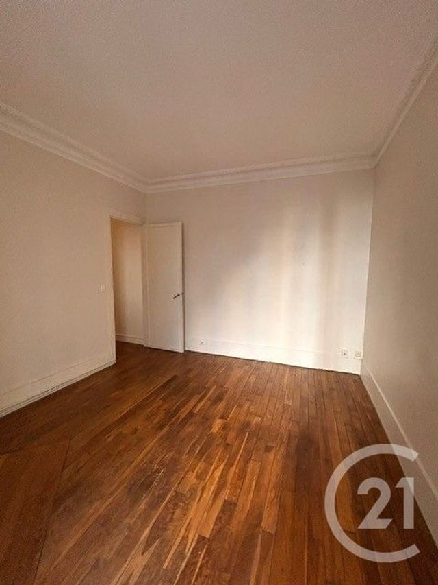 Appartement T2 à louer - 2 pièces - 55.75 m2 - PARIS - 75019 - ILE-DE-FRANCE - Century 21 République