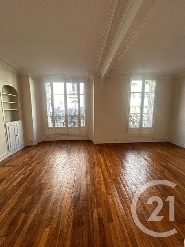 Appartement T2 à louer - 2 pièces - 55.75 m2 - PARIS - 75019 - ILE-DE-FRANCE - Century 21 République