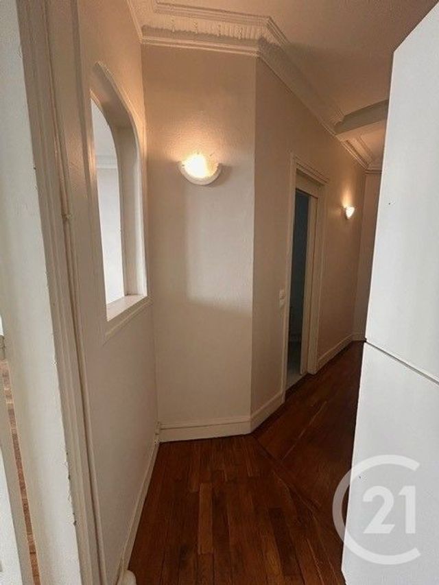Appartement T2 à louer - 2 pièces - 55.75 m2 - PARIS - 75019 - ILE-DE-FRANCE - Century 21 République