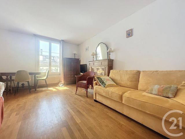 Appartement F2 à louer - 2 pièces - 47.08 m2 - PARIS - 75011 - ILE-DE-FRANCE - Century 21 République