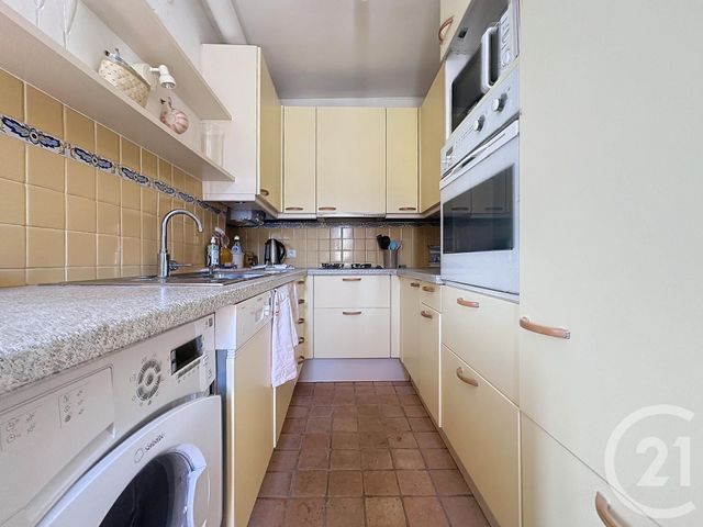 Appartement F2 à louer - 2 pièces - 47.08 m2 - PARIS - 75011 - ILE-DE-FRANCE - Century 21 République