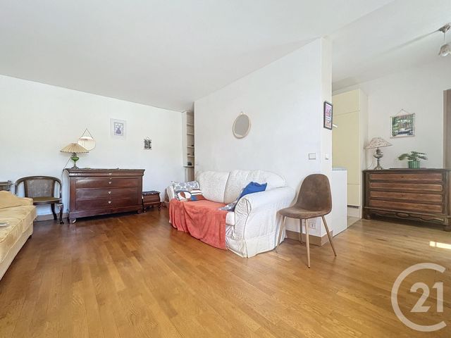 Appartement F2 à louer - 2 pièces - 47.08 m2 - PARIS - 75011 - ILE-DE-FRANCE - Century 21 République