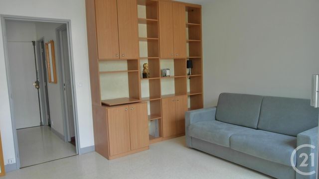 Appartement Studio à louer - 1 pièce - 24.0 m2 - PARIS - 75011 - ILE-DE-FRANCE - Century 21 République