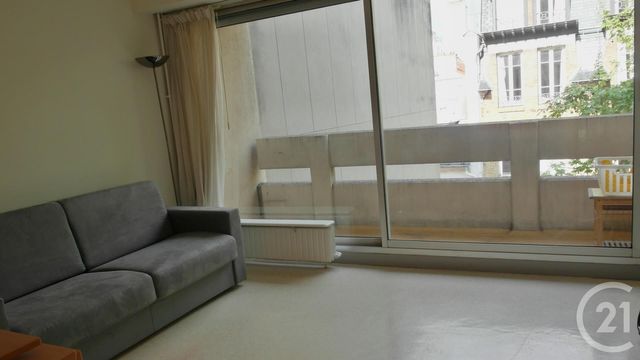 Appartement Studio à louer PARIS