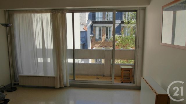 Appartement Studio à louer - 1 pièce - 24.0 m2 - PARIS - 75011 - ILE-DE-FRANCE - Century 21 République
