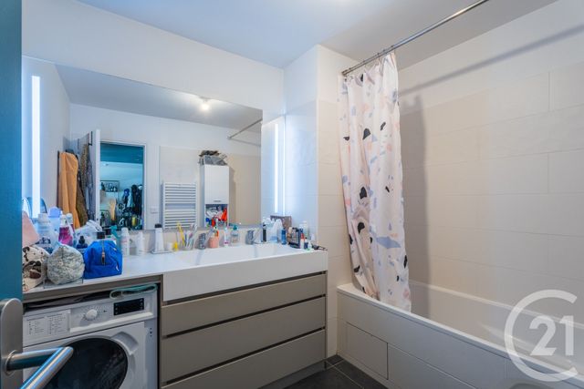 Appartement F3 à vendre - 3 pièces - 63.0 m2 - PARIS - 75010 - ILE-DE-FRANCE - Century 21 République