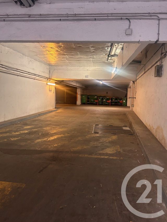 parking à louer - 10.0 m2 - PARIS - 75011 - ILE-DE-FRANCE - Century 21 République