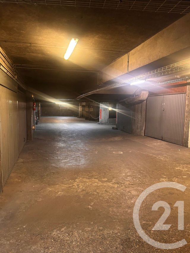 parking à louer - 10.0 m2 - PARIS - 75011 - ILE-DE-FRANCE - Century 21 République